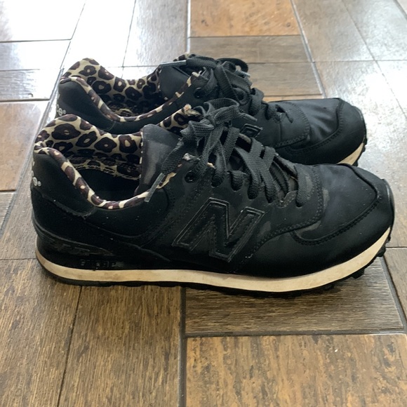 New Balance 8 1/2 - Picture 3 of 5